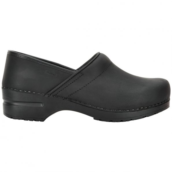 Sanita lissye Black